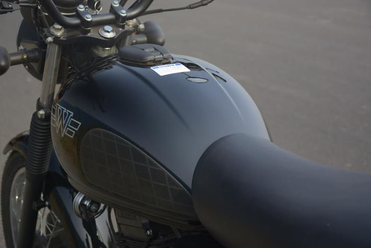 Kawasaki W175 Closed Fuel Lid