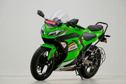 Kawasaki Ninja 300 Front Right Three Quarter