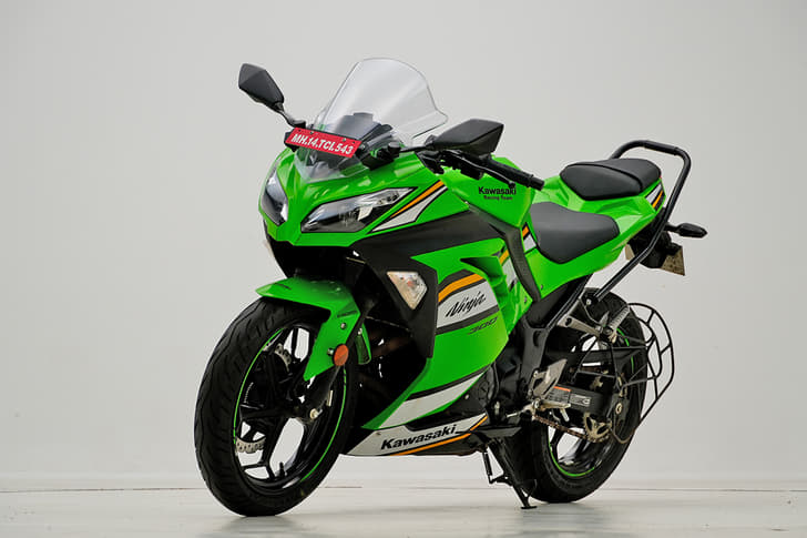 Kawasaki Ninja 300 Front Right Three Quarter