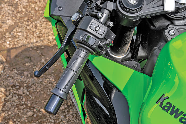 Kawasaki Ninja 300 Color Green, Black Kawasaki Ninja 300 Color Green, Black