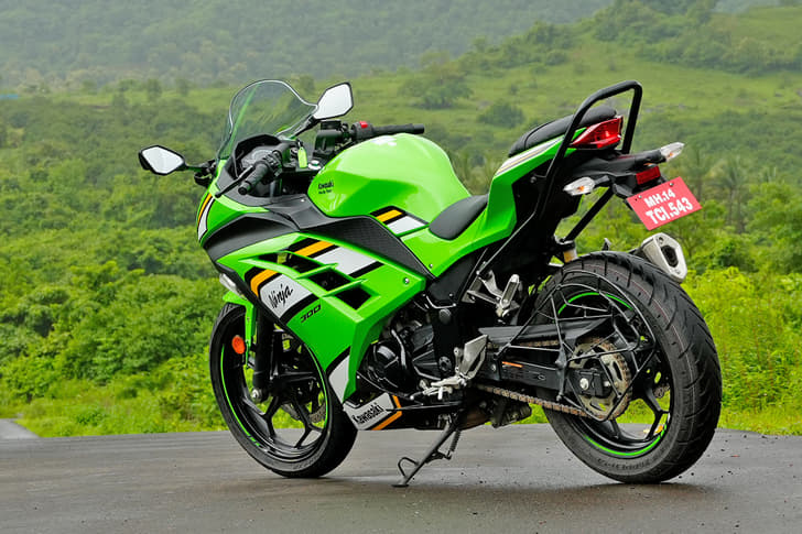 Kawasaki Ninja 300 Front Right Three Quarter