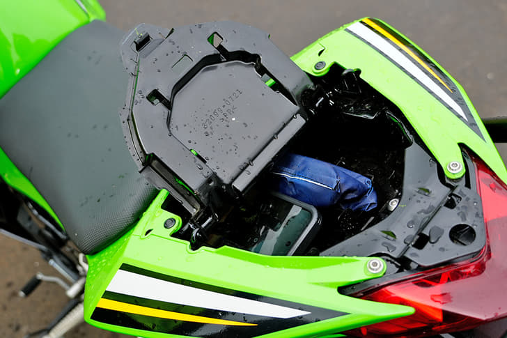 Kawasaki Ninja 300 Boot Open