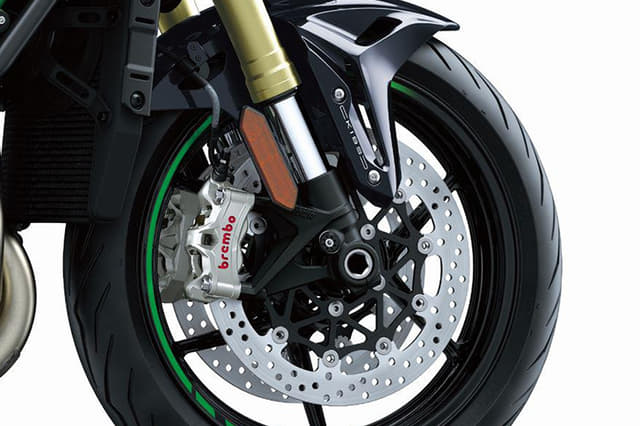 Color Black, Silver, Green