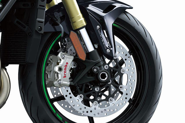 Color Black, Silver, Green