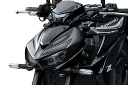 Kawasaki Z1100 Front View