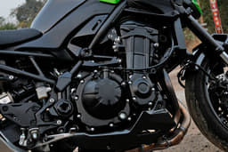 Kawasaki Z900 Color Black, Green