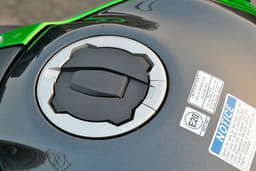 Kawasaki Z900 Color Black, Green