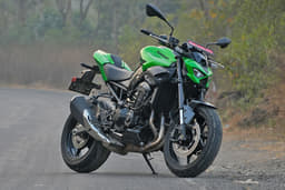 Kawasaki Z900 Front Left Three Quarter