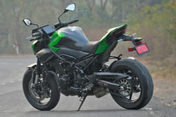 Kawasaki Z900 Front Right Three Quarter