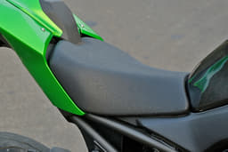 Kawasaki Z900 Color Green, Black