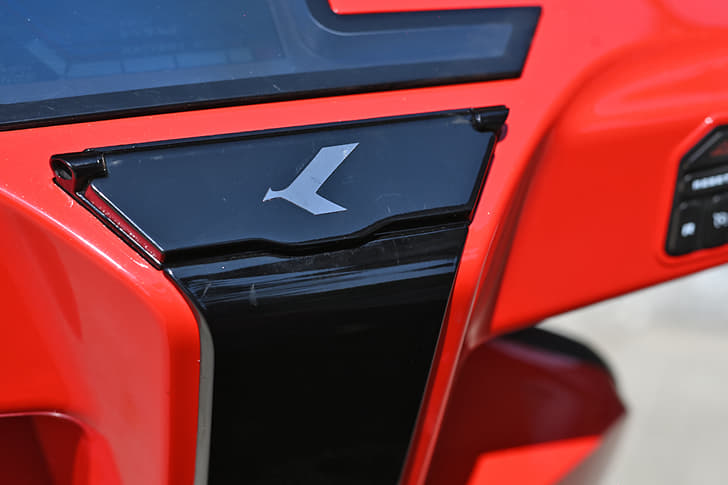 Color Red, Black