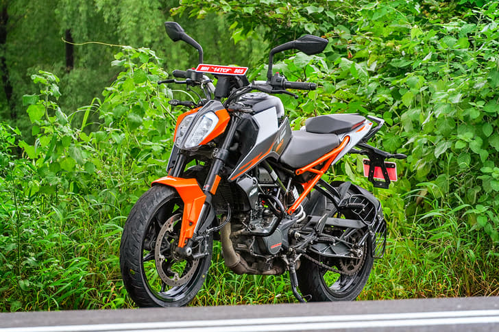 KTM 160 Duke Images
