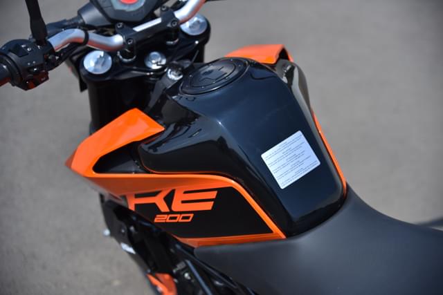 Closed Fuel Lid Image - 21225