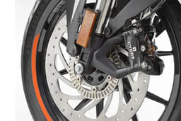 Ktm 200 Duke Color Black, Orange