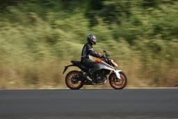Ktm 250 Duke Gen 3 Front Right Three Quarter