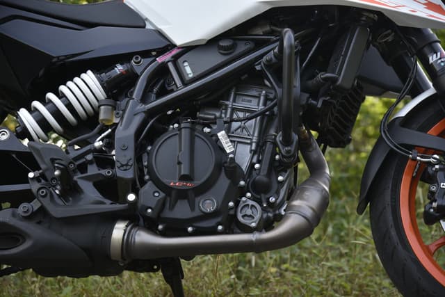 Closed Fuel Lid Image - 25816