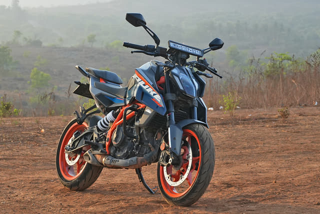 Front Left Three Quarter Image - 34548