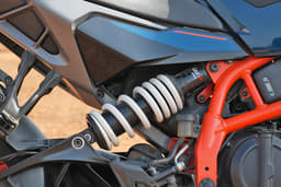 Ktm 390 Duke Gen 3 Color Black, White, Orange