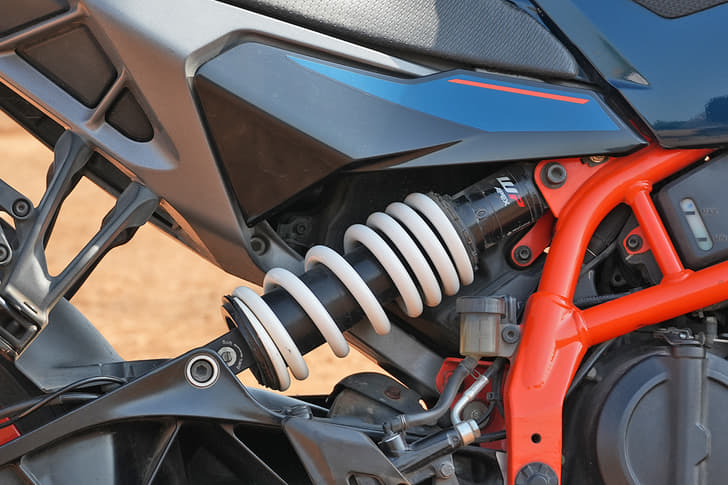 Color Black, White, Orange