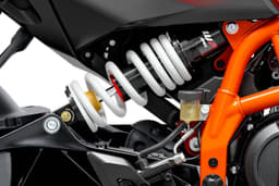 Ktm 390 Duke R Color White, Orange, Black
