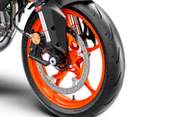 Ktm 390 Duke R Color Orange, Black, Silver