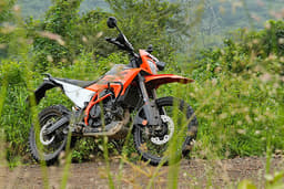 Ktm 390 Enduro R Color Orange, White