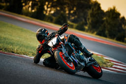 Ktm 890 Duke R Front Left Three Quarter