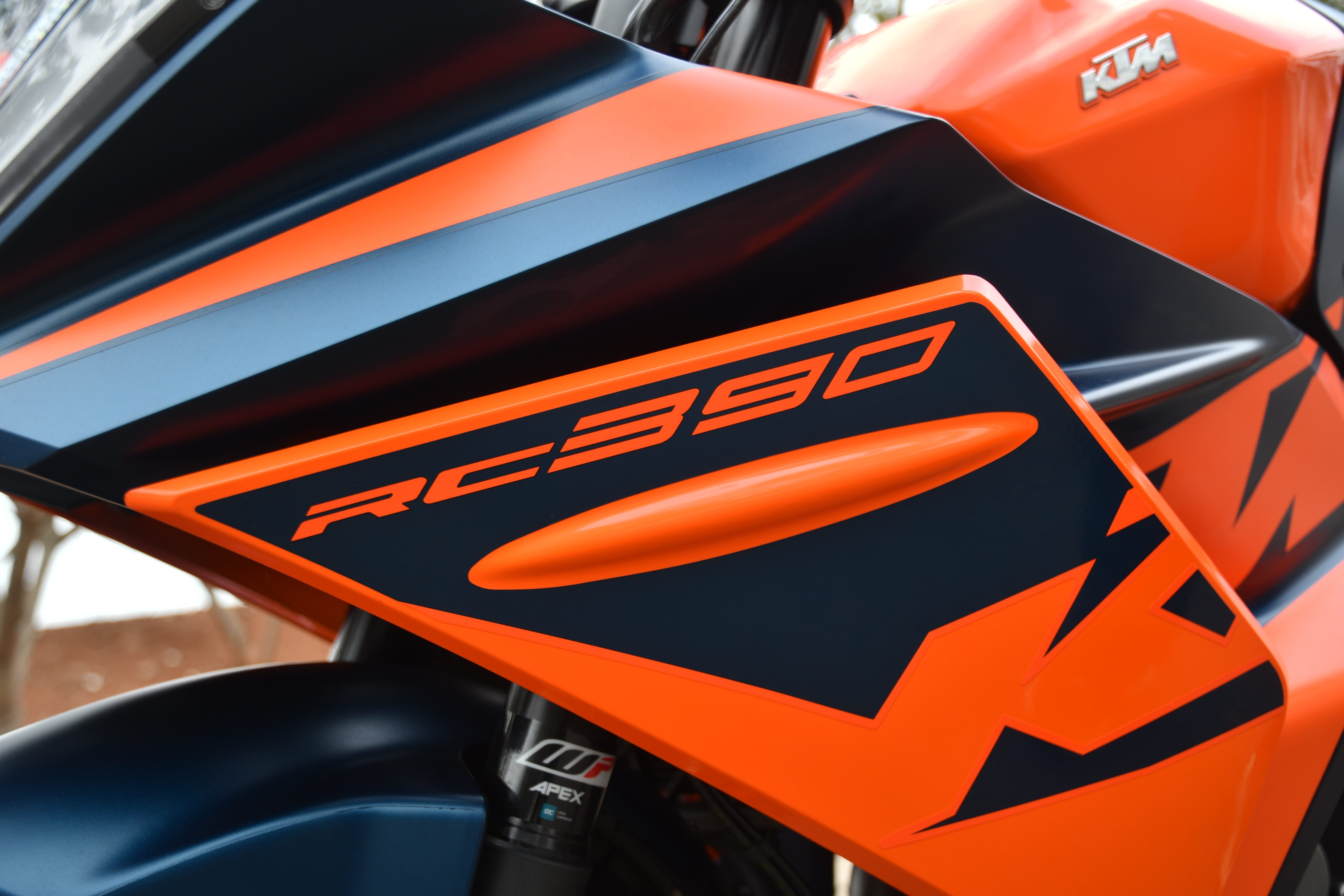 Color Orange
