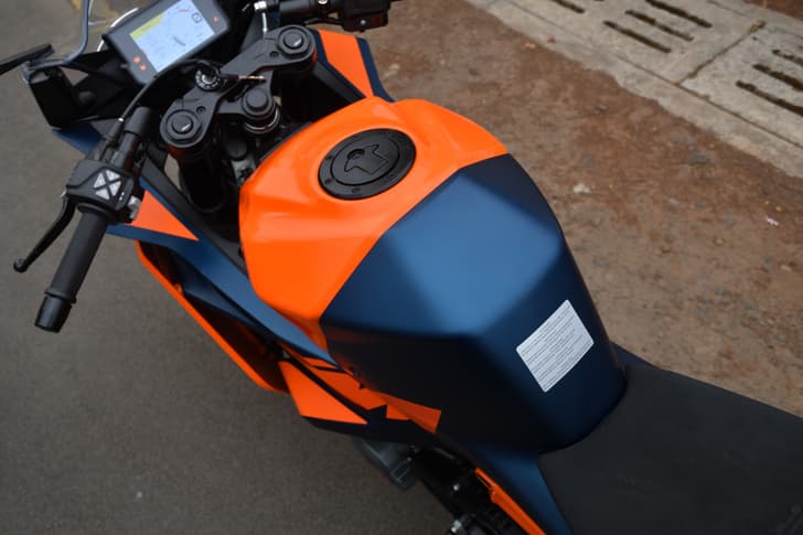 Color Orange