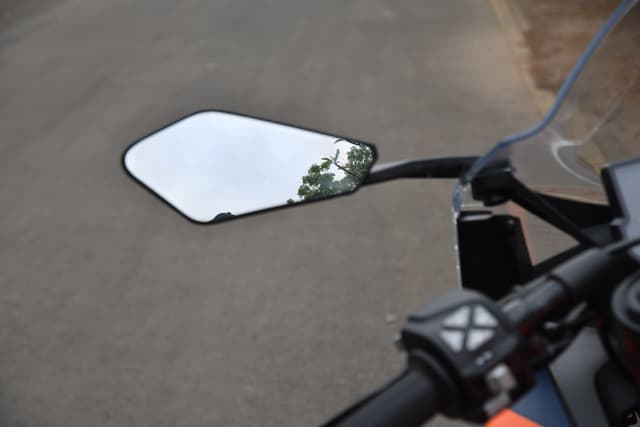 Side Mirror Image - 25878