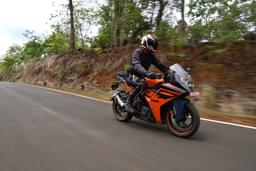 Ktm Rc 390 2022 Front Right Three Quarter