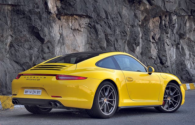 Porsche 911 Carrera 4S review, test drive