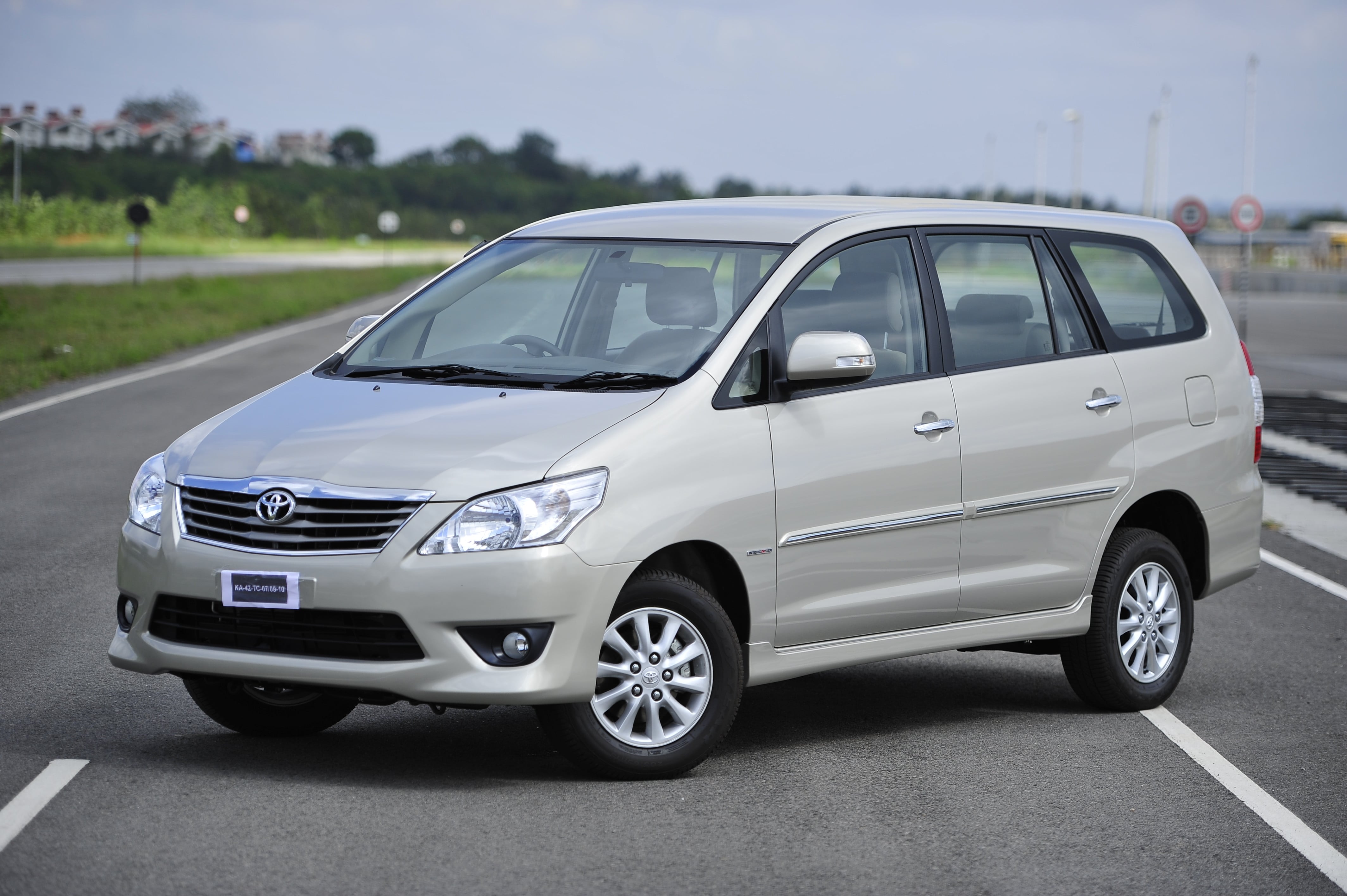 Toyota Innova Chrome Edition launched - Introduction | Autocar India