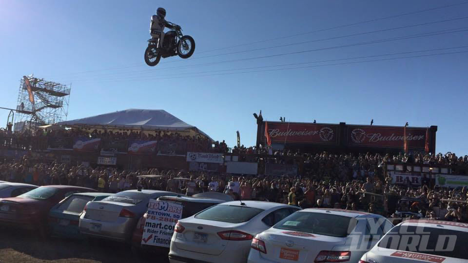 Doug Danger breaks Evel Knievel’s record