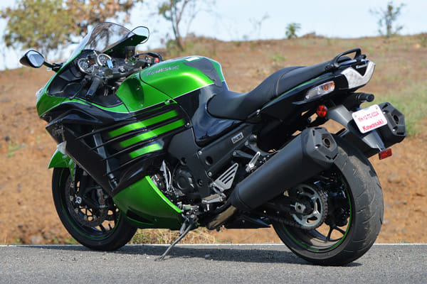 2016年　
4.5キロ洗濯機 2016 Kawasaki Ninja ZX-14R review, test ride - Introduction