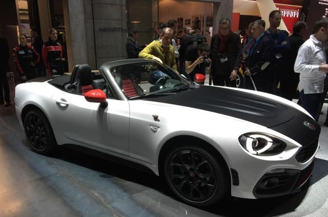 Abarth 124 Spider revealed in Geneva