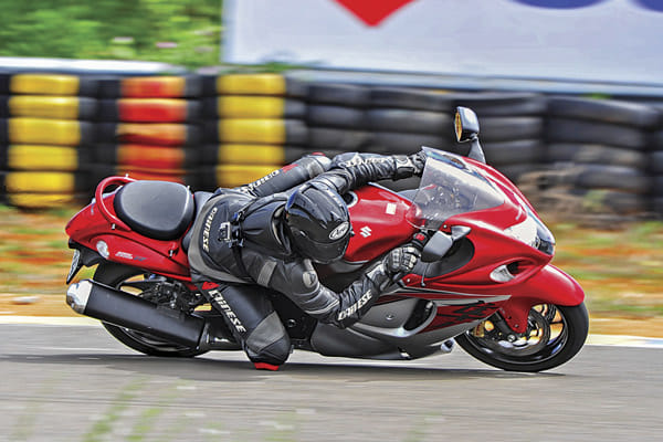 Kawasaki Ninja ZX-14R vs Suzuki Hayabusa comparison - Introduction