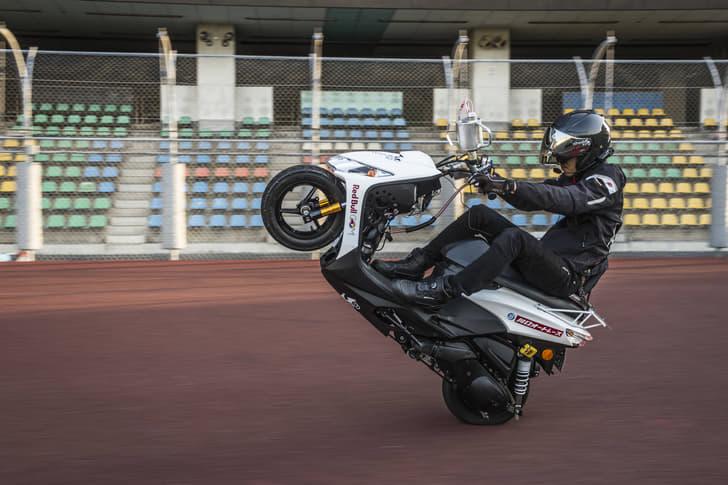 Japanese rider 13-hour wheelie Japanese rider 13-hour wheelie