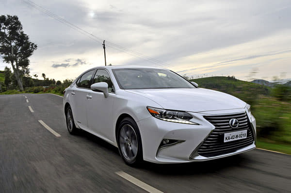 2017 Lexus ES300h review, test drive