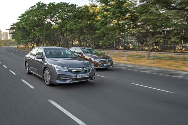 Honda Accord vs Toyota Camry Hybrid comparison