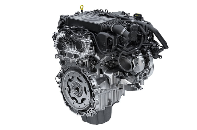 Land Rover Range Rover gets 400hp Ingenium straight-six petrol engine ...