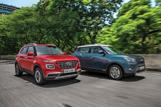 Hyundai Venue vs Mahindra XUV300 diesel comparison