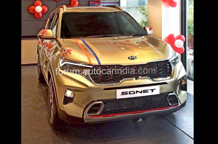 2020 Kia Sonet showroom