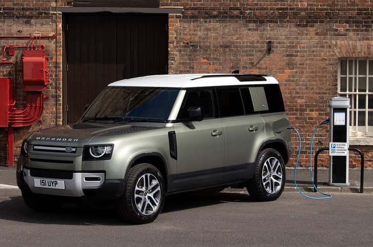 Land Rover Defender P400e PHEV