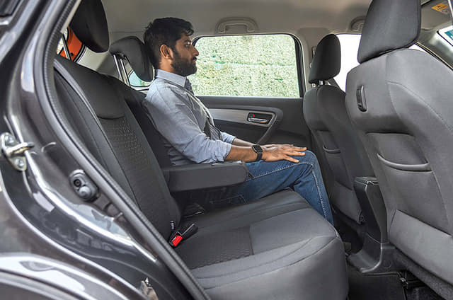 Nissan Magnite vs Maruti Vitara Brezza comparison