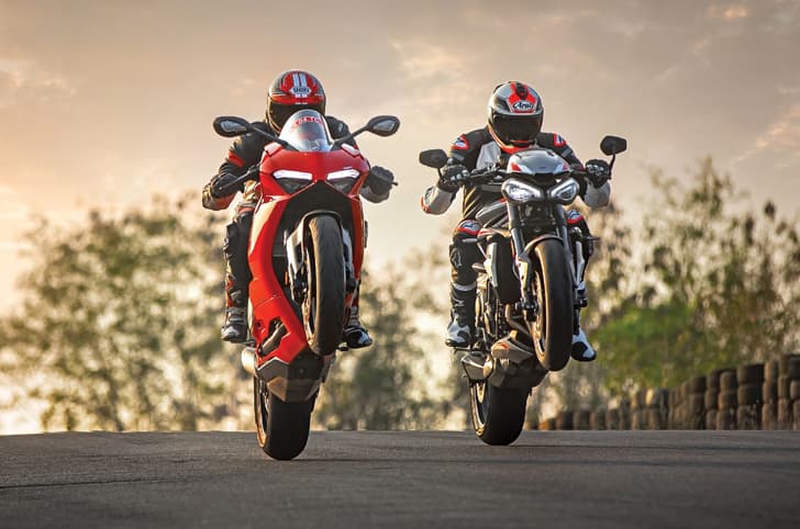 Ducati Panigale V2 vs Triumph Street Triple RS comparison