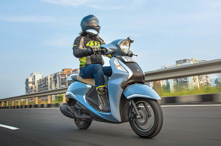 Yamaha Fascino 125 Hybrid review, test ride