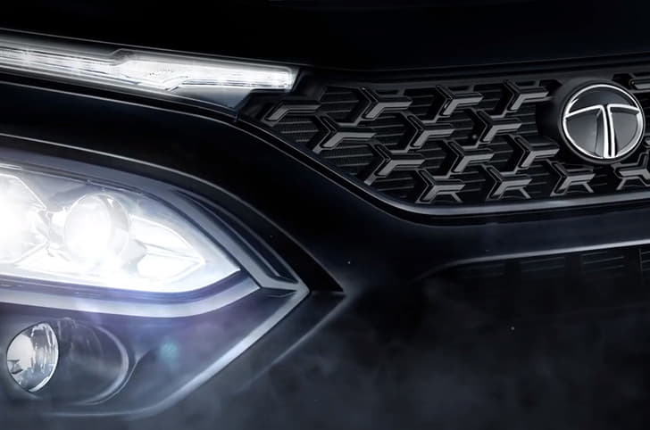 Tata Safari Dark Edition