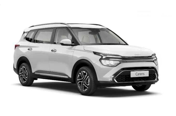 Kia Carens front quarter 