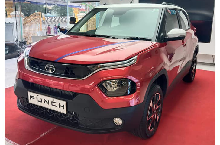 Tata Punch front quarter 